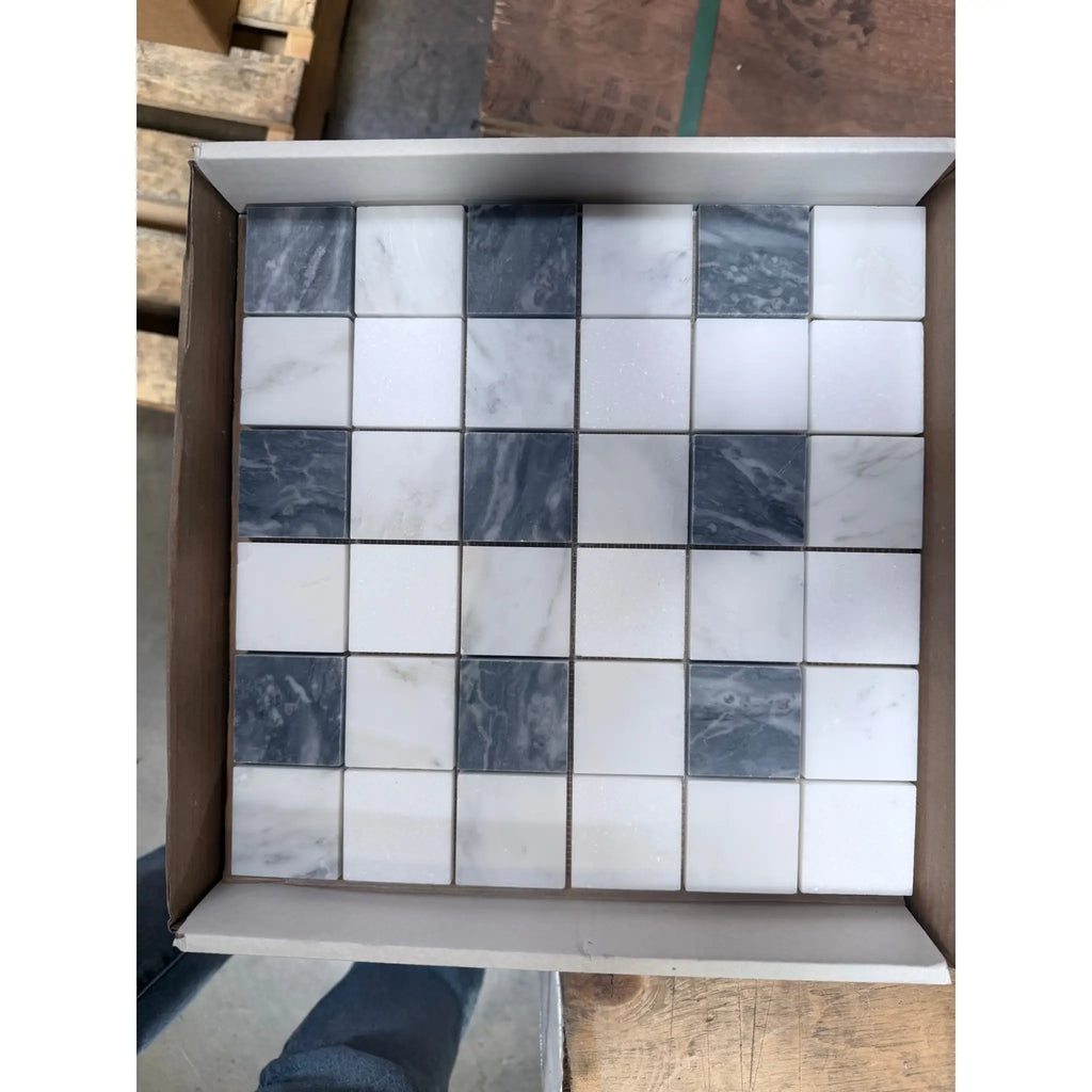 Square mosaic tile panel featuring polished bardiglio nuvolato dark gray and thassos oriental white marble tiles in 2x2 grid