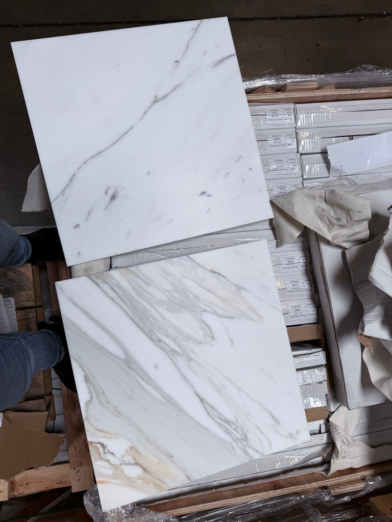 Calacatta Gold Marble 18x18 Polished white tiles with gray beige veining