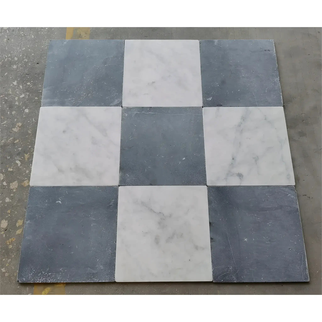 Checkerboard pattern of Checkerboard Nero Marquina and Carrara White Marble tiles