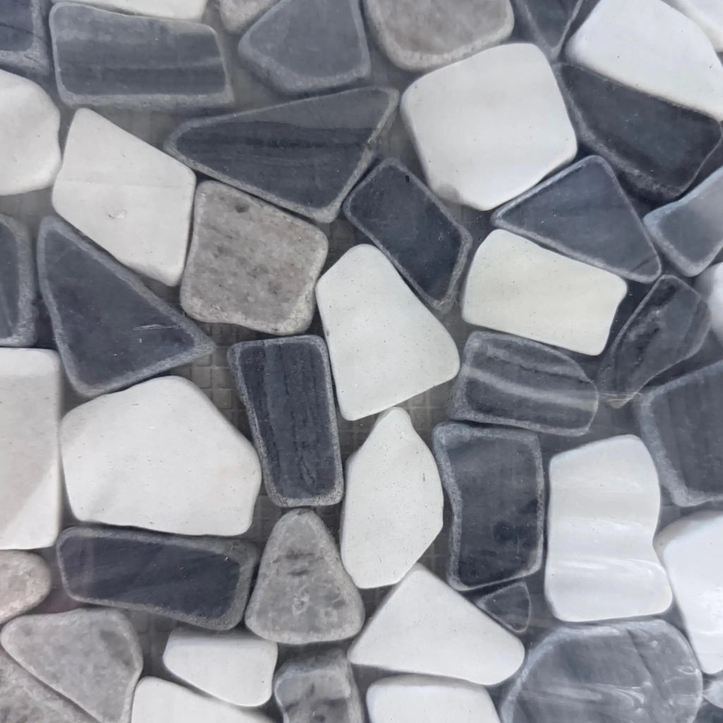 Mosaic tile pattern featuring Pebble Mosaic Dolomite Bardiglio and Palissandro stones
