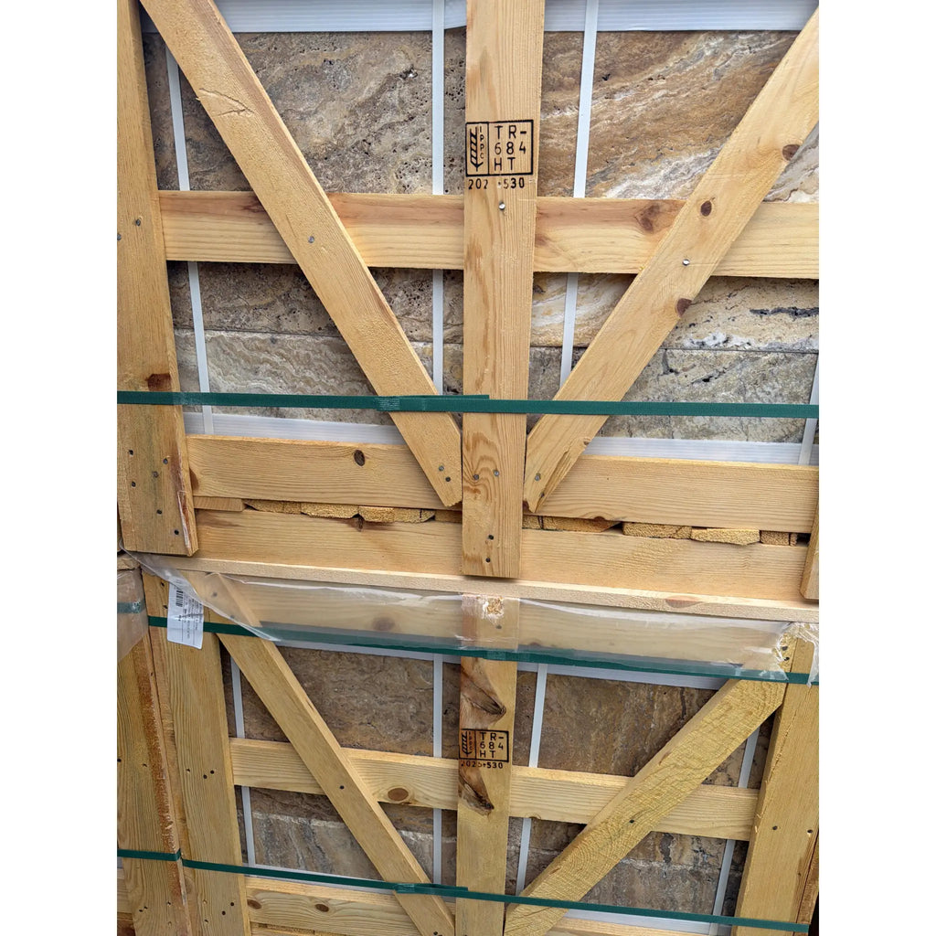 Scabos Autumn Leaves Travertine Versailles X-pattern beams with green straps