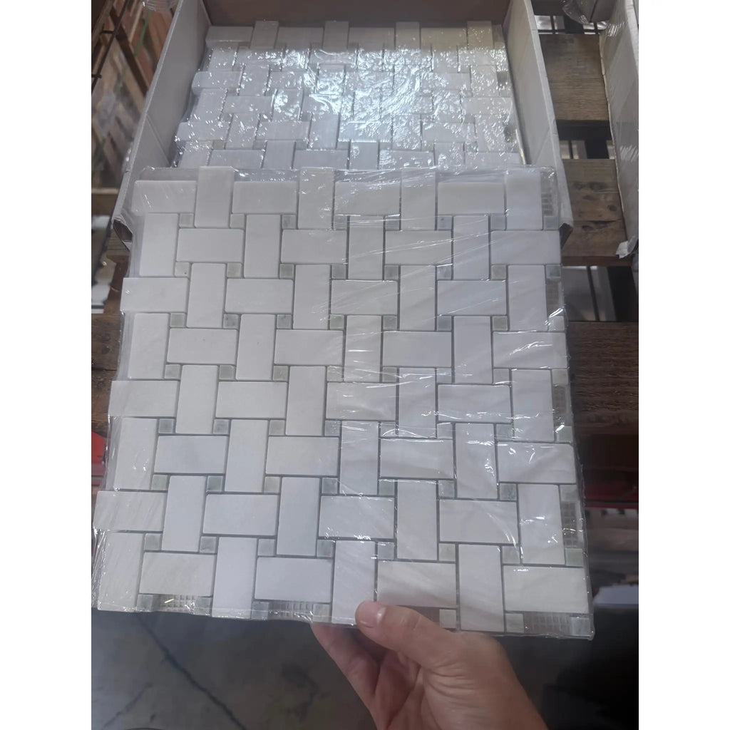 White and gray basketweave mosaic tiles from Thassos White Mosaic Marble collection